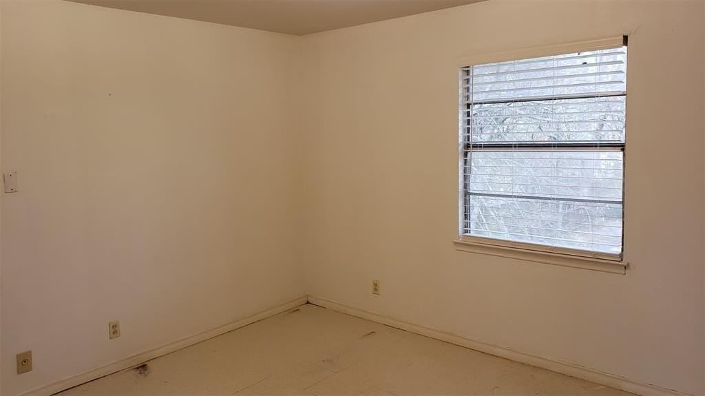 400 Oak Dr #1B - Photo 7 of 8