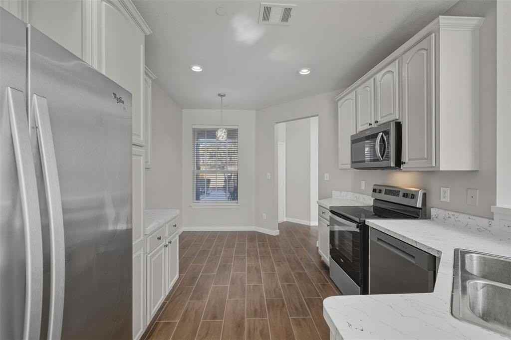 936 Englewood Ln - Photo 7 of 27