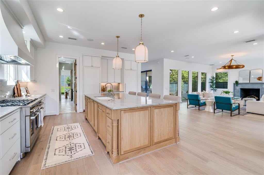 9233 E Lake Highlands Dr - Photo 4 of 33