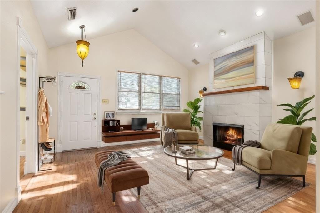 3804 Mattison Ave - Photo 5 of 40