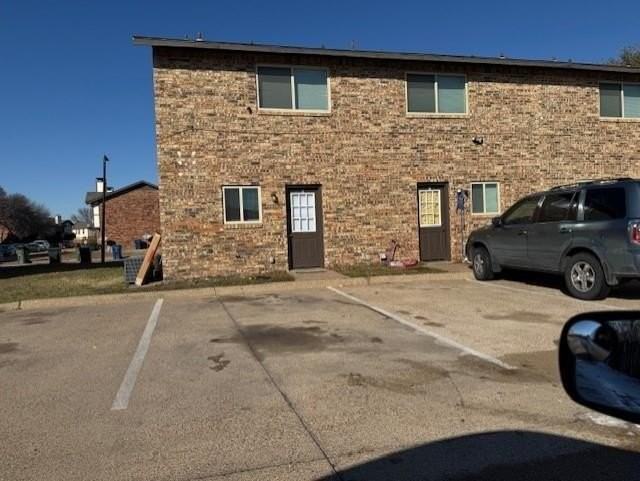 2802 Wimbledon Ct #D - Photo 2 of 12