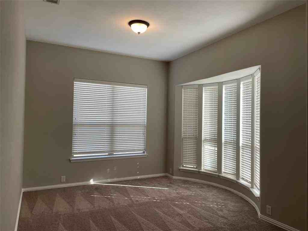 4603 Oakview Dr - Photo 2 of 15