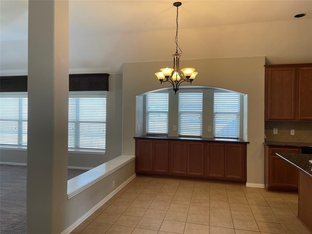 4603 Oakview Dr - Photo 4 of 15