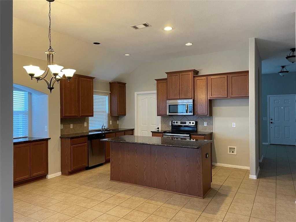 4603 Oakview Dr - Photo 5 of 15