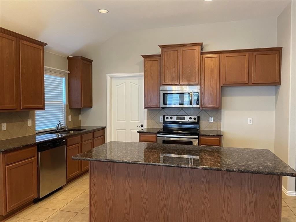 4603 Oakview Dr - Photo 6 of 15