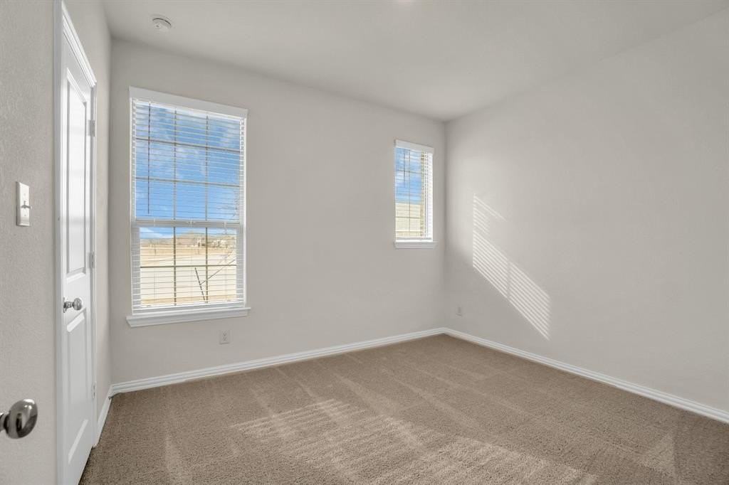 3200 Seals Dr - Photo 6 of 27