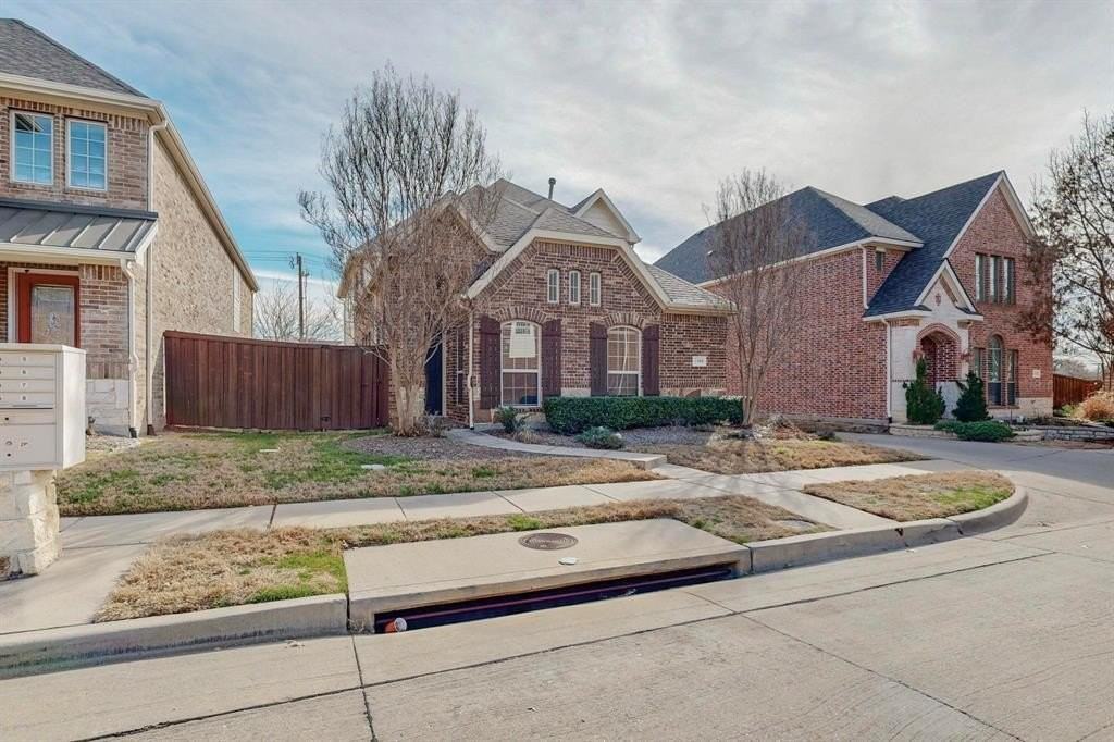 2108 Harris Pl - Photo 2 of 38