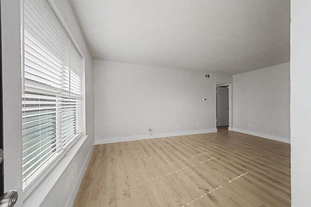 8095 Meadow Rd #236 - Photo 4 of 26