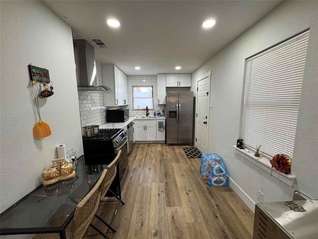 413 Sw 14th St - Photo 4 of 11