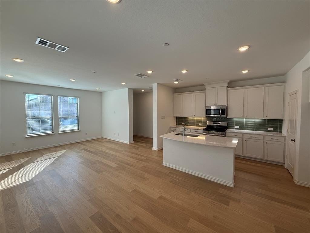 724 4th St - Photo 2 of 35