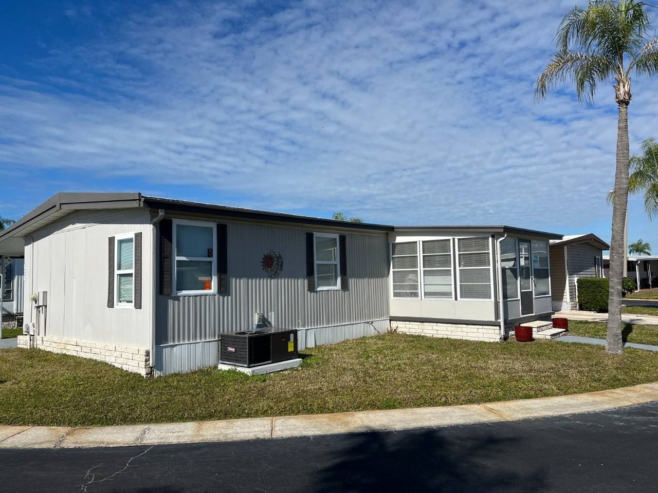 13225 101st St #505 - Photo 3 of 35