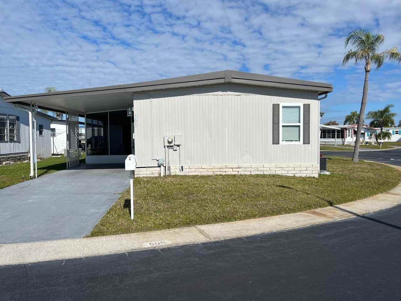 13225 101st St #505 - Photo 4 of 35