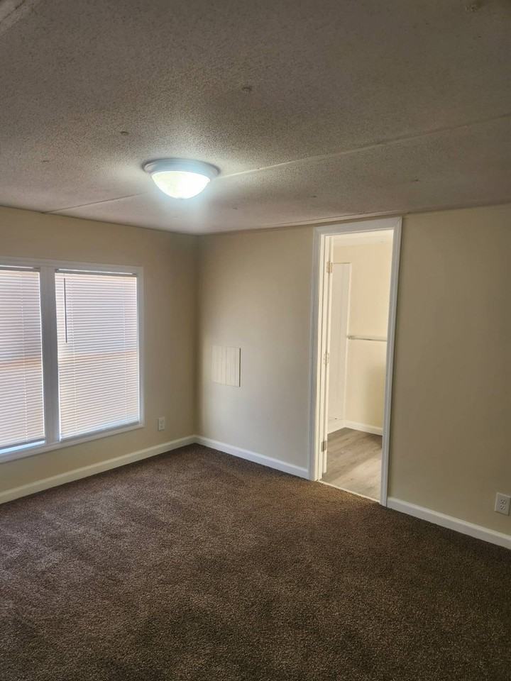 105 Kim Ln - Photo 7 of 12