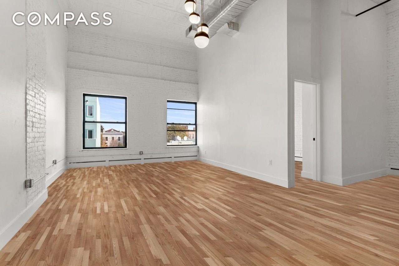 717 Manhattan Ave #2A - Photo 4 of 16