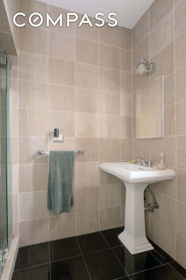 25 Minetta Ln #6G - Photo 6 of 13