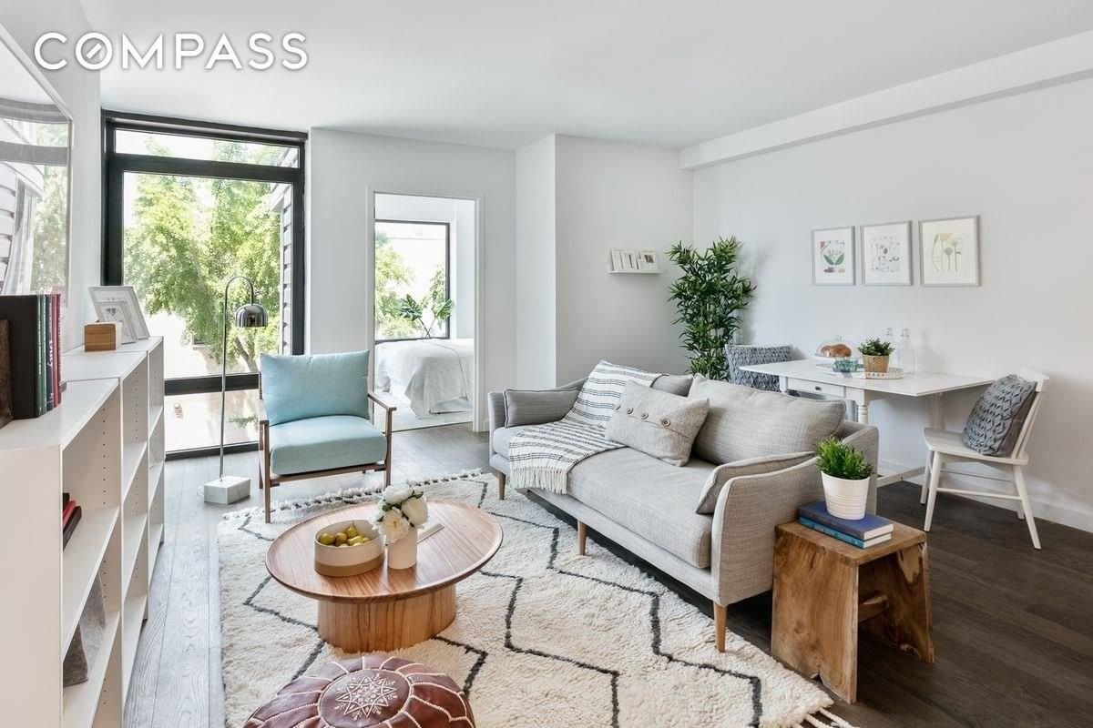 1626 Madison St #6J - Photo 3 of 17