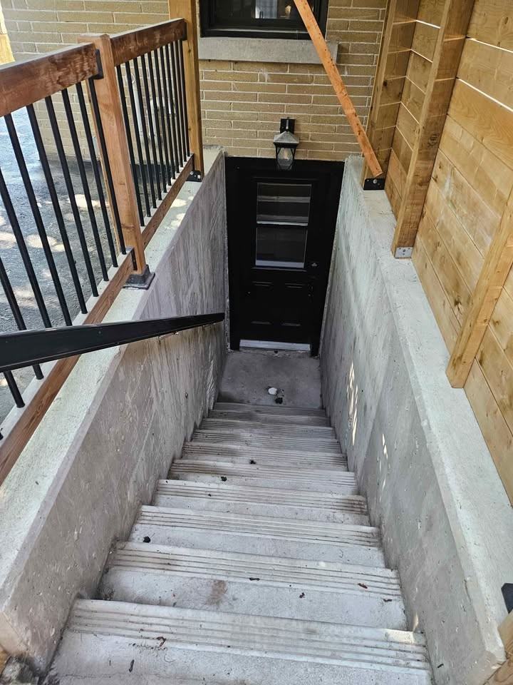 240 Bridgeport Road East - Photo 4 of 18