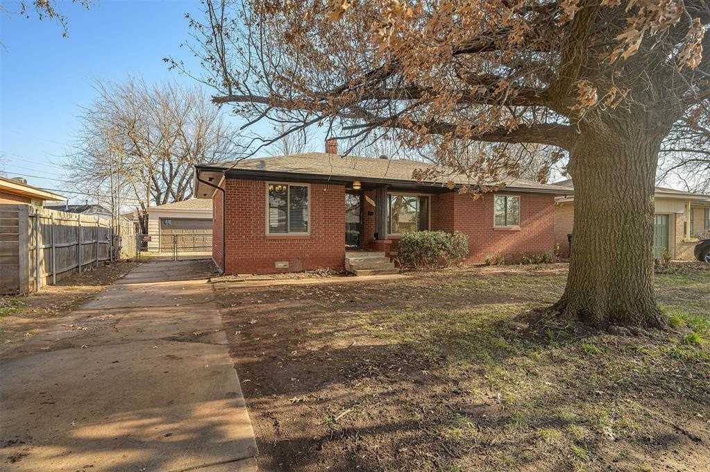 2312 N Warren Ave - Photo 3 of 39