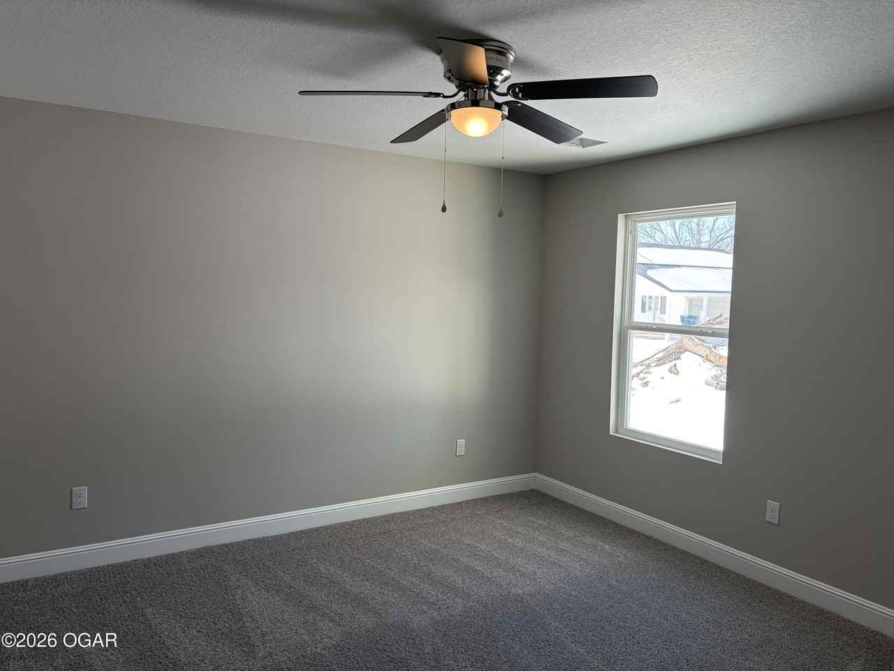 123 W Daugherty St - Photo 4 of 6