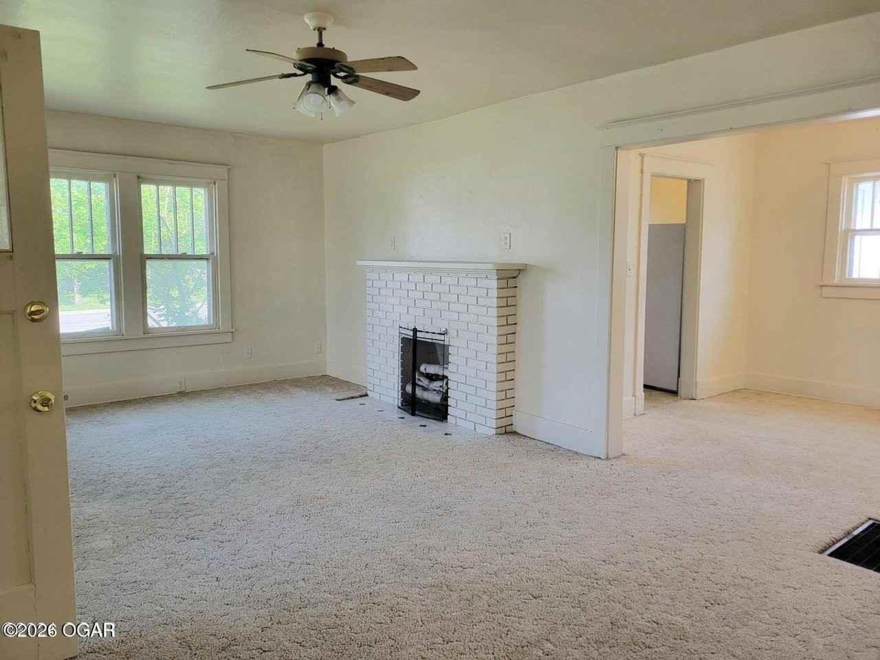 3102 S Wall Ave - Photo 2 of 9