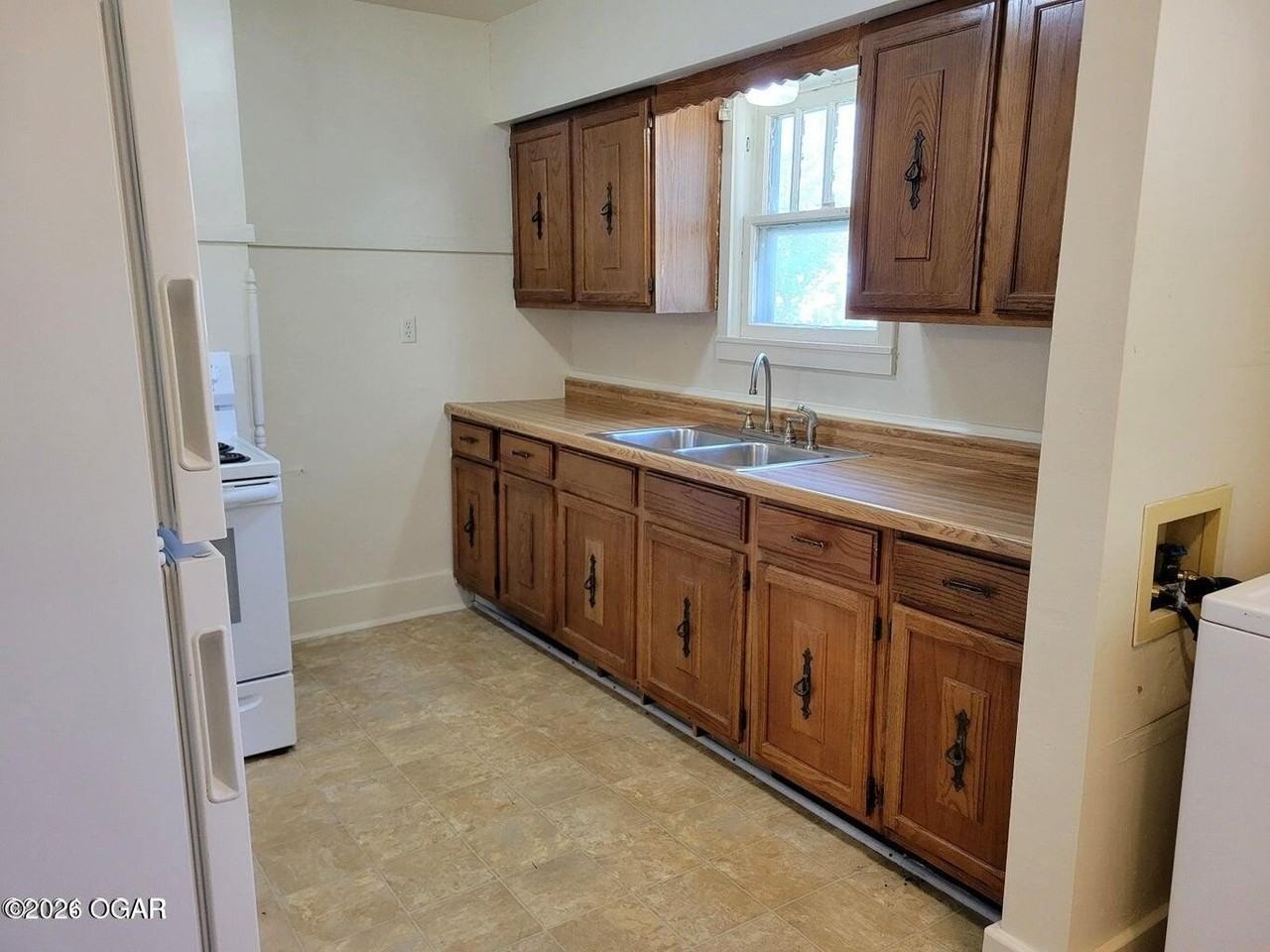 3102 S Wall Ave - Photo 3 of 9