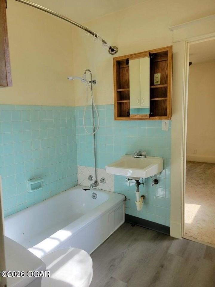 3102 S Wall Ave - Photo 7 of 9