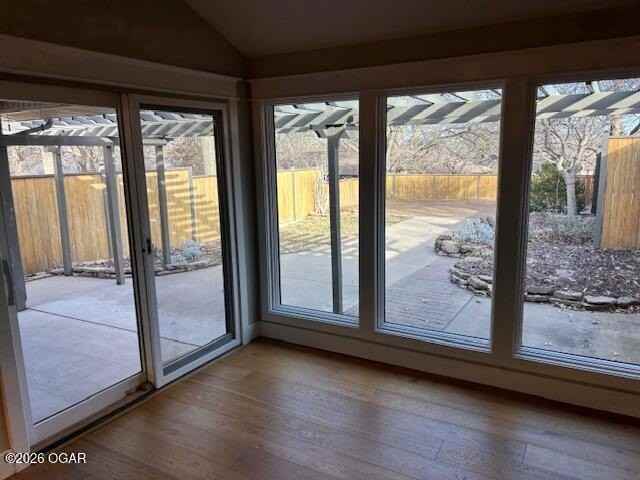 3229 Delaware Ave - Photo 5 of 16