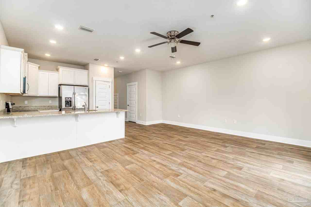 1528 Farragut Way - Photo 7 of 32