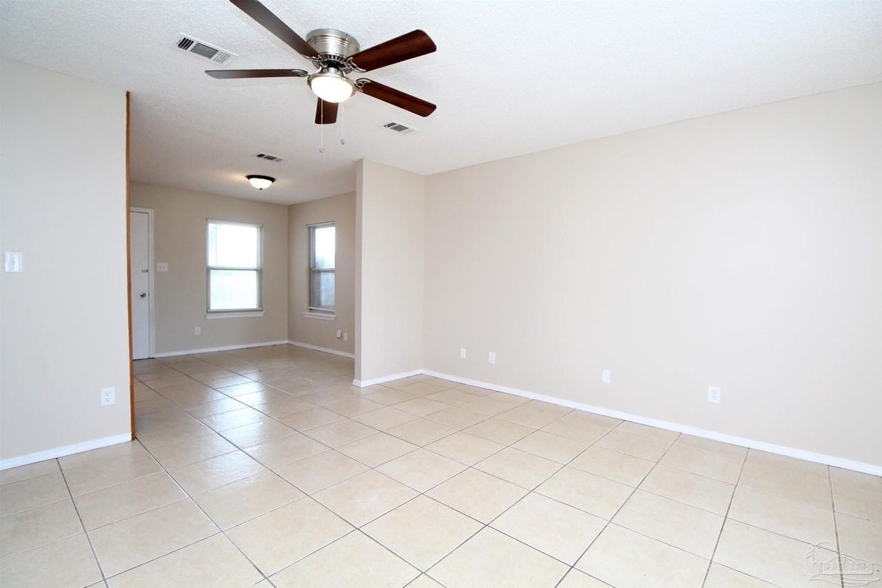 401 Cornwall Cir - Photo 3 of 19