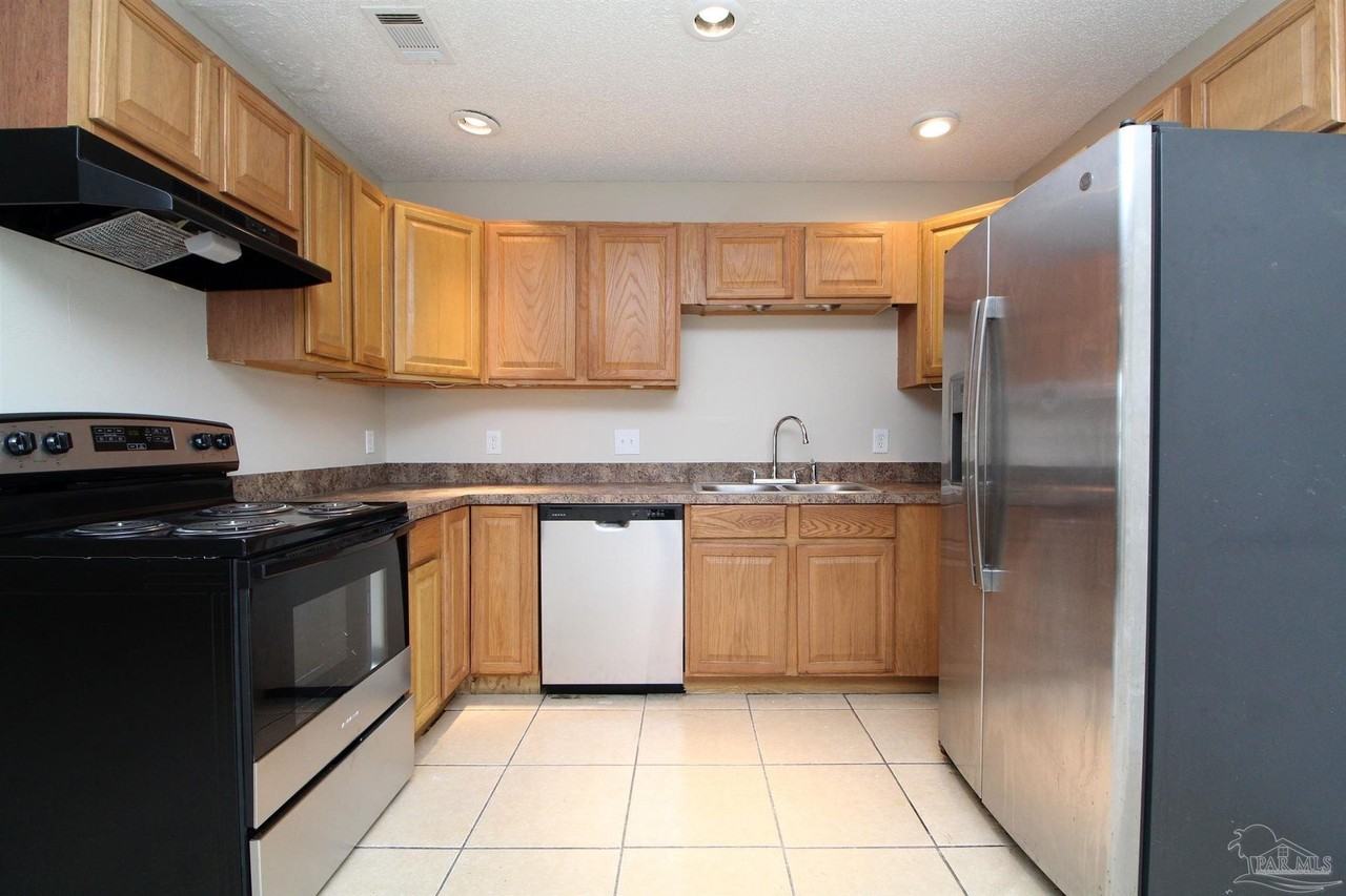 401 Cornwall Cir - Photo 6 of 19