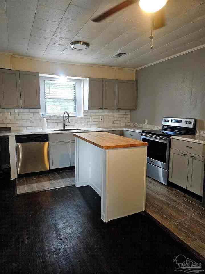 3230 W Gonzalez St - Photo 4 of 9