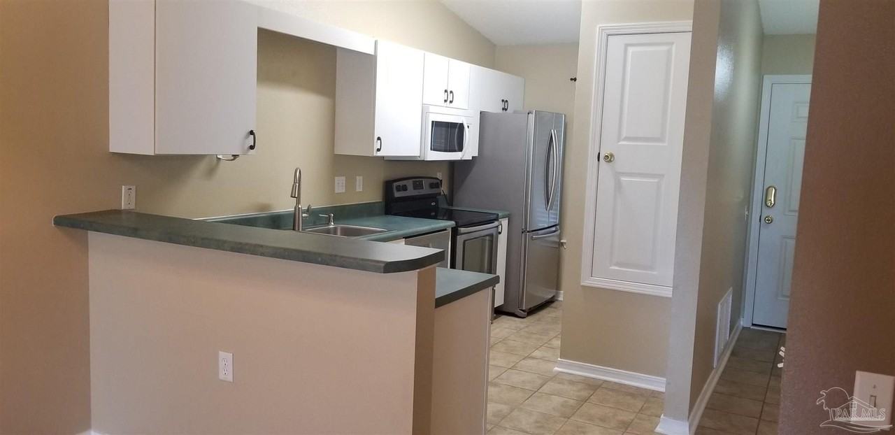 319 Loveland Cir - Photo 2 of 9