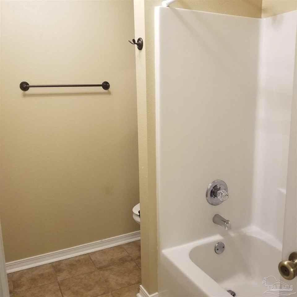 319 Loveland Cir - Photo 5 of 9