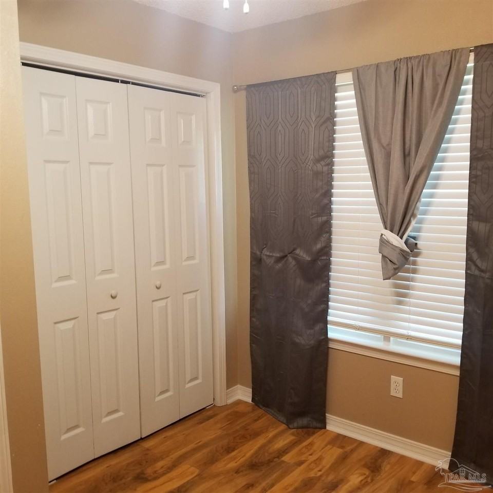 319 Loveland Cir - Photo 7 of 9