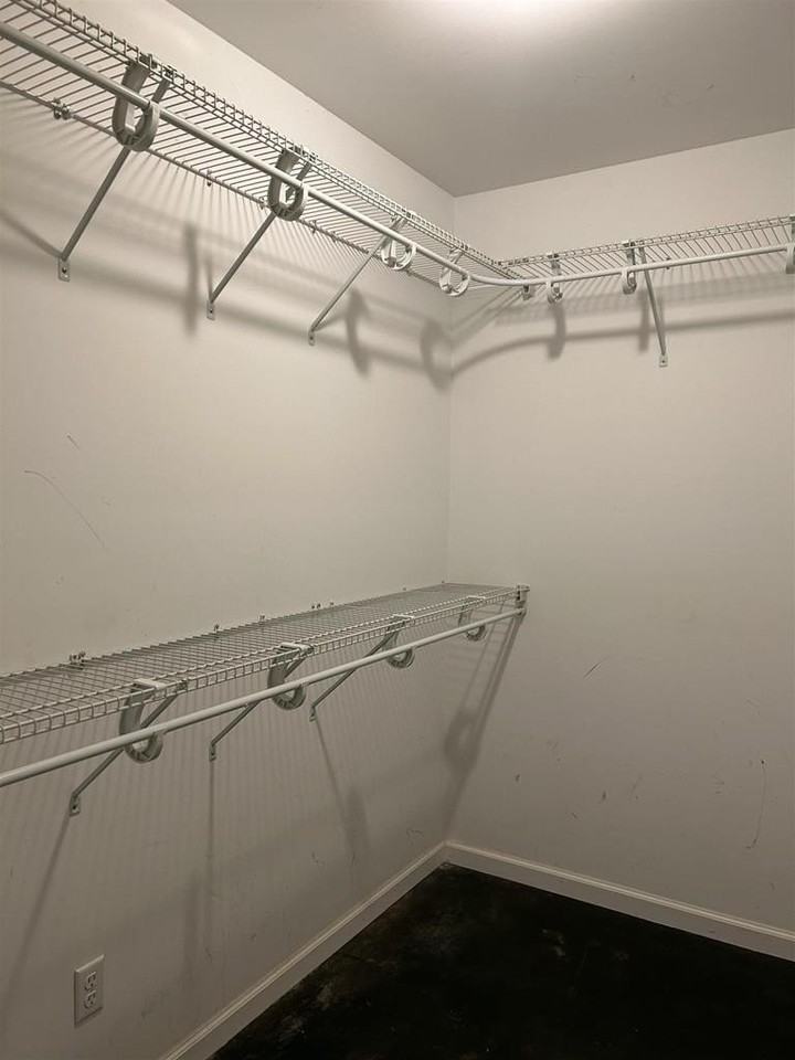 1126 Willow St - Photo 6 of 11