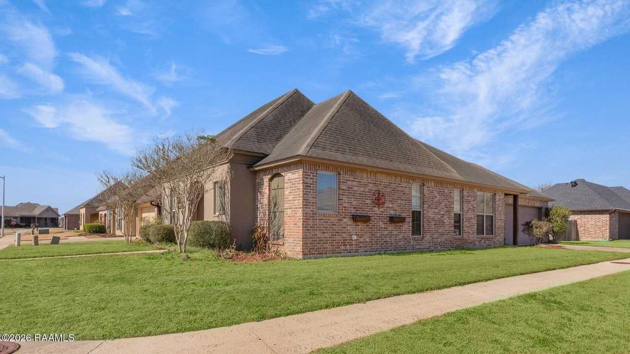 814 Flambant Dr - Photo 2 of 15