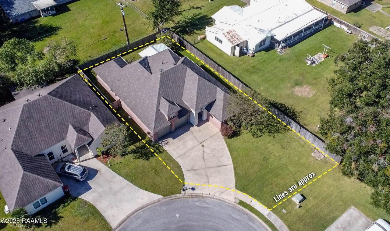 205 Lo Saab Cv - Photo 2 of 21