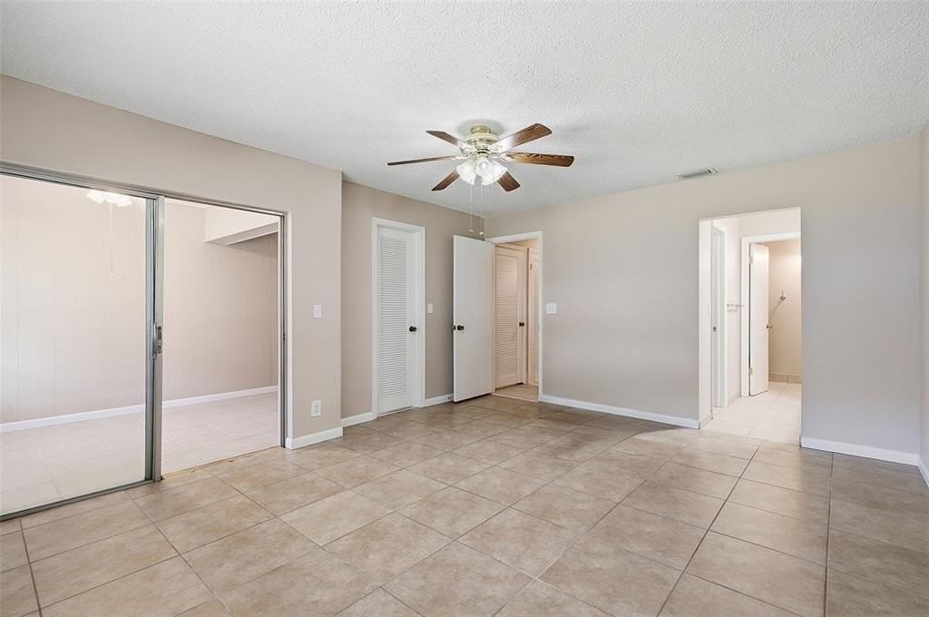 1034 Nw 85th Ter - Photo 5 of 30