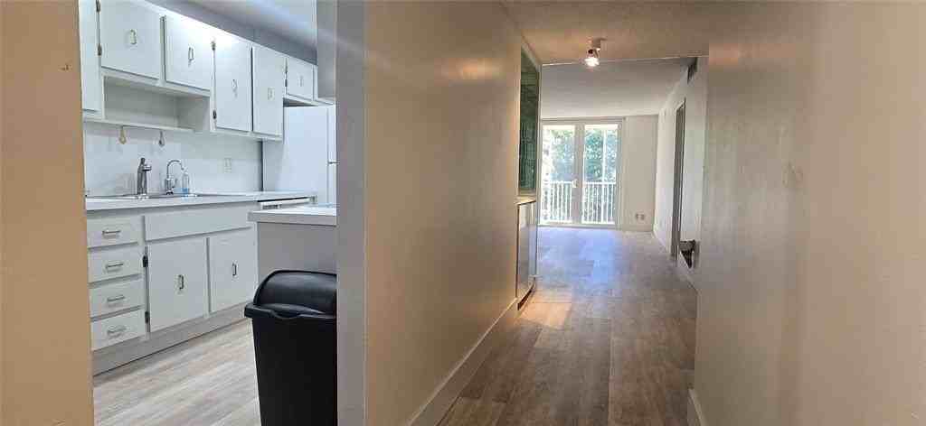 250 Jacaranda Dr #604 - Photo 3 of 23