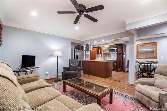 4001 Roosevelt Blvd - Photo 2 of 7