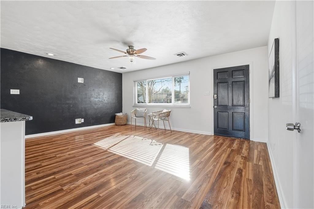 3516 Victoria Dr - Photo 5 of 30