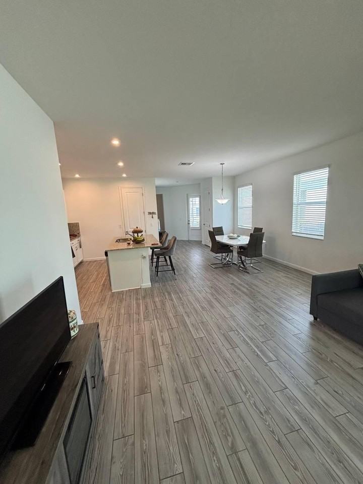 10717 Sw Gloriana St - Photo 4 of 20