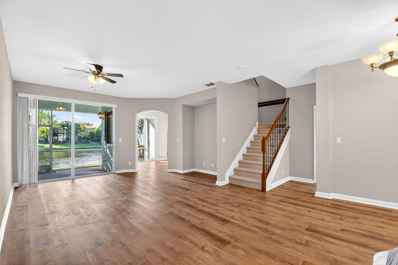 2138 Oakmont Dr - Photo 5 of 50