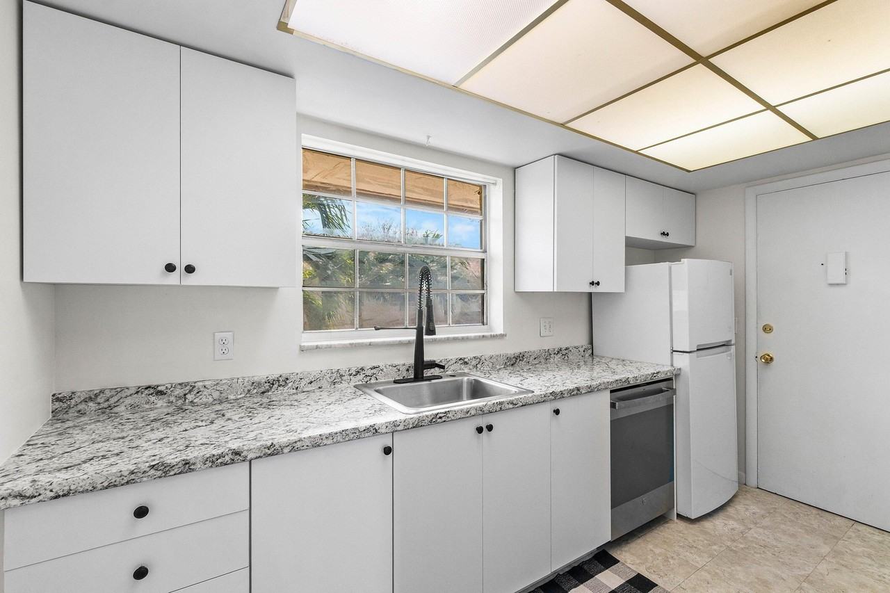 2023 S Seacrest Blvd #C - Photo 4 of 17