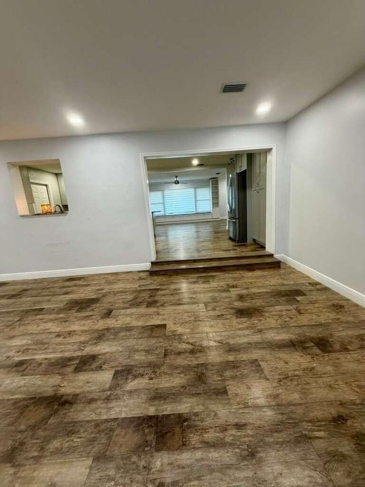 4433 Foss Rd - Photo 6 of 29