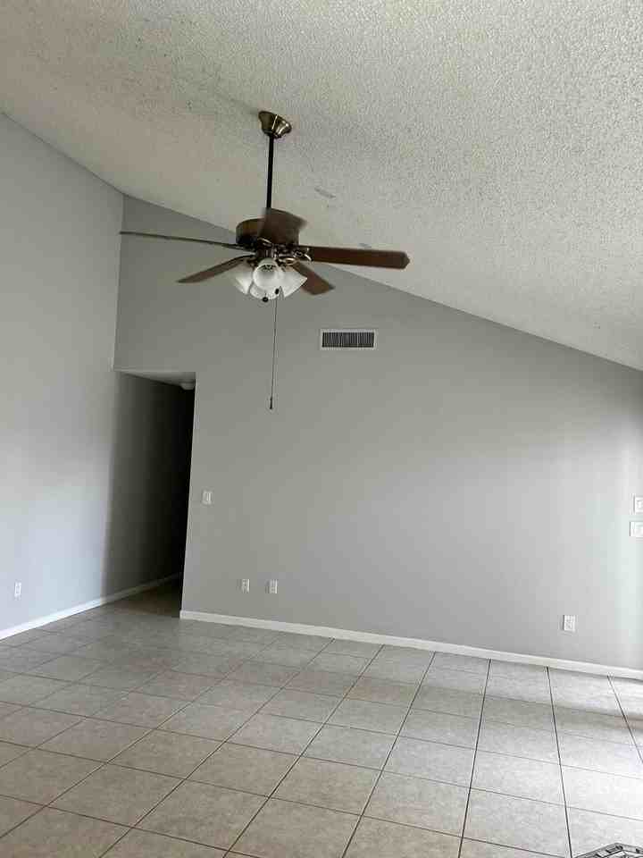 1158 Summit Trail Cir #D - Photo 3 of 11