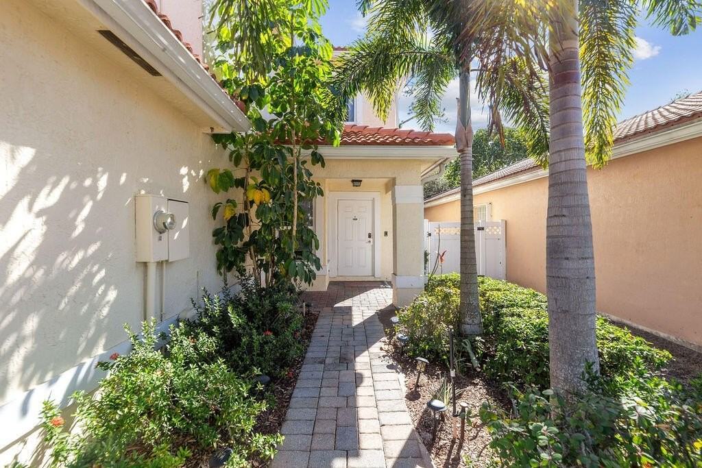 6384 Adriatic Way - Photo 5 of 32