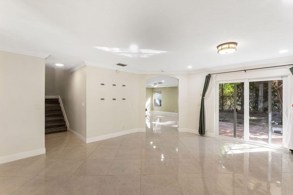 6384 Adriatic Way - Photo 6 of 32