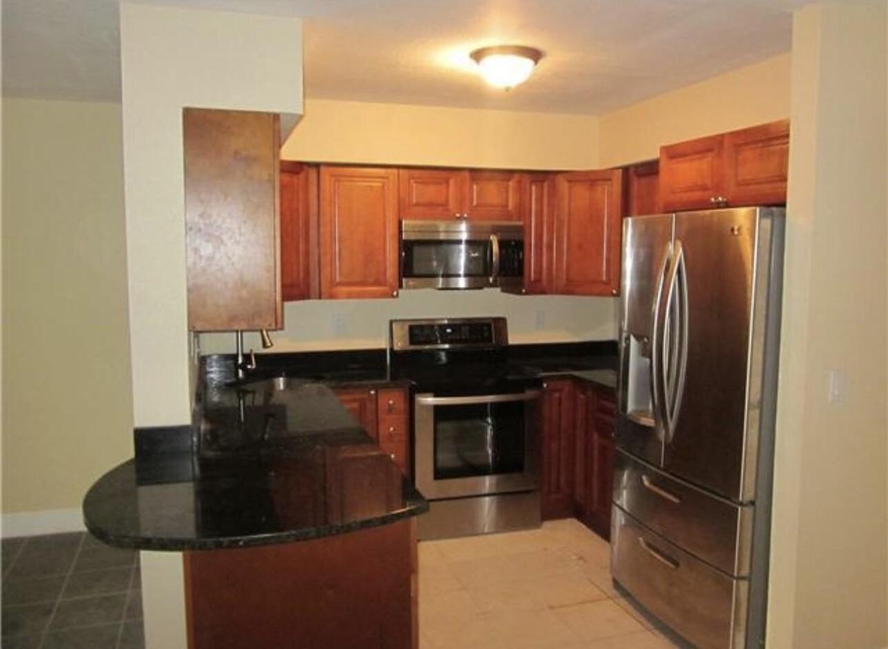 4215 S 57th Ave #C - Photo 2 of 12