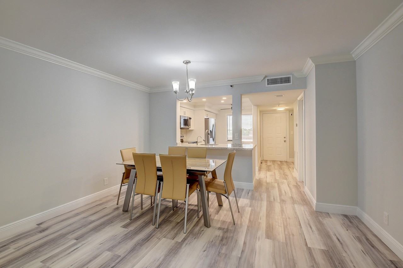 7076 Huntington Ln #507 - Photo 5 of 48